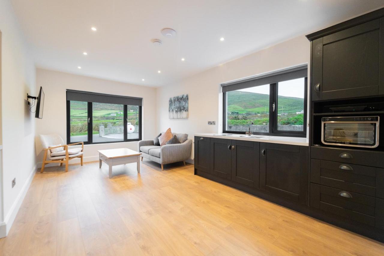 Dingle Way Snug, Luxury Apartment Exteriör bild